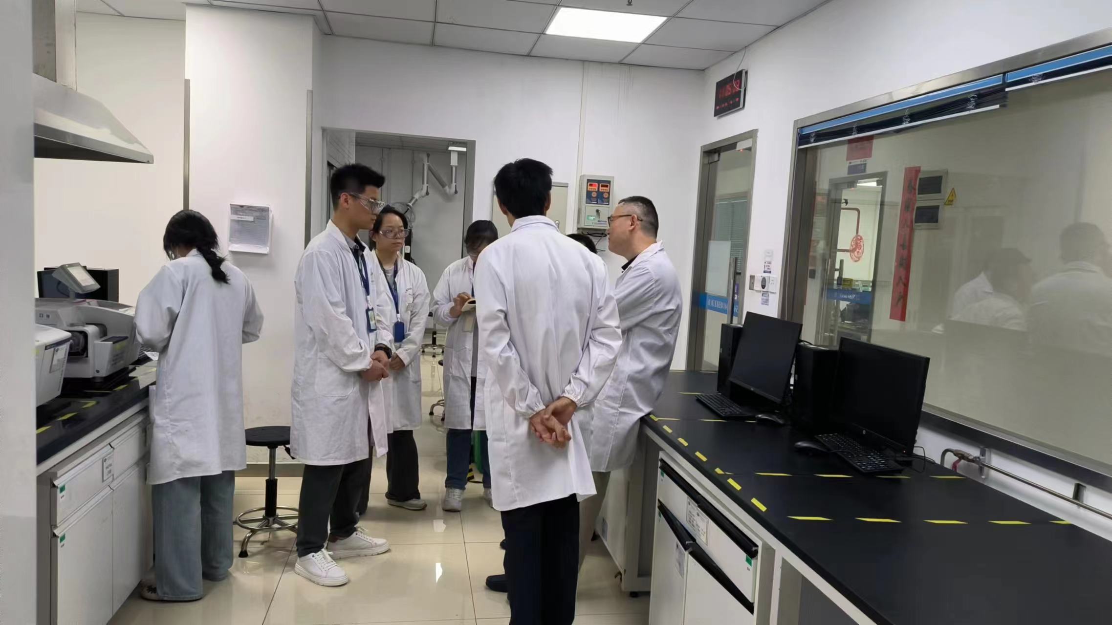 CNAS专家组对HJC黄金城平台实验室进行了全面而深入的检查